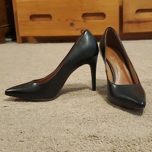Christian Siriano black pumps
